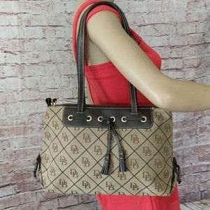 DOONEY & BOURKE SHOULDER